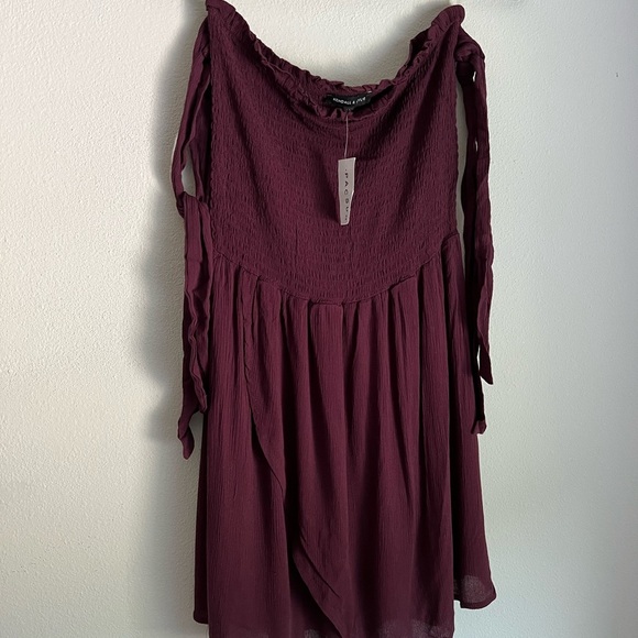 NWT Pacsun Kendall and Kylie Smocked Tie Sleeve Dress Medium - Picture 3 of 6